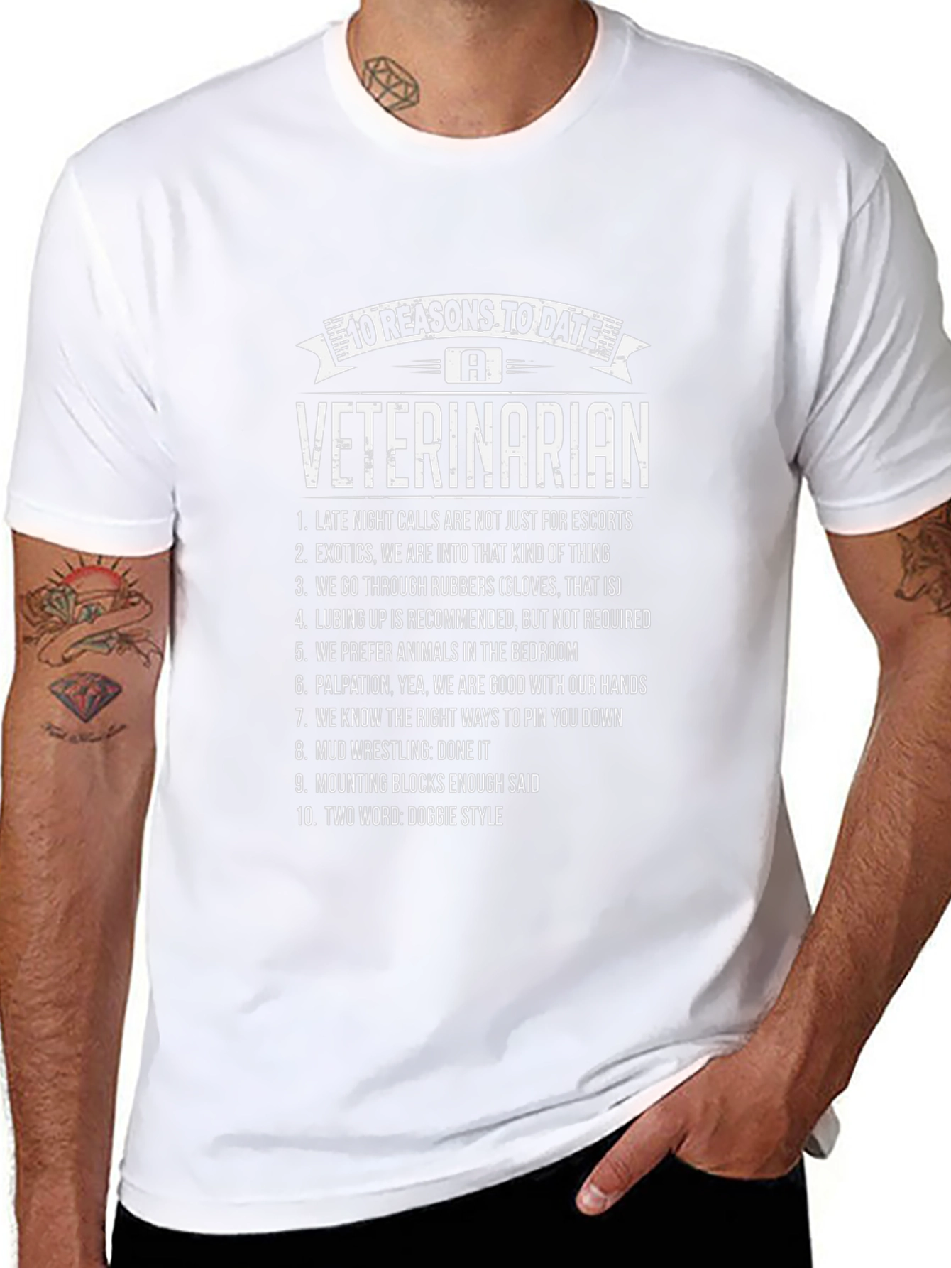 10 Reasons to Date a Veterinarian Black T-Shirt