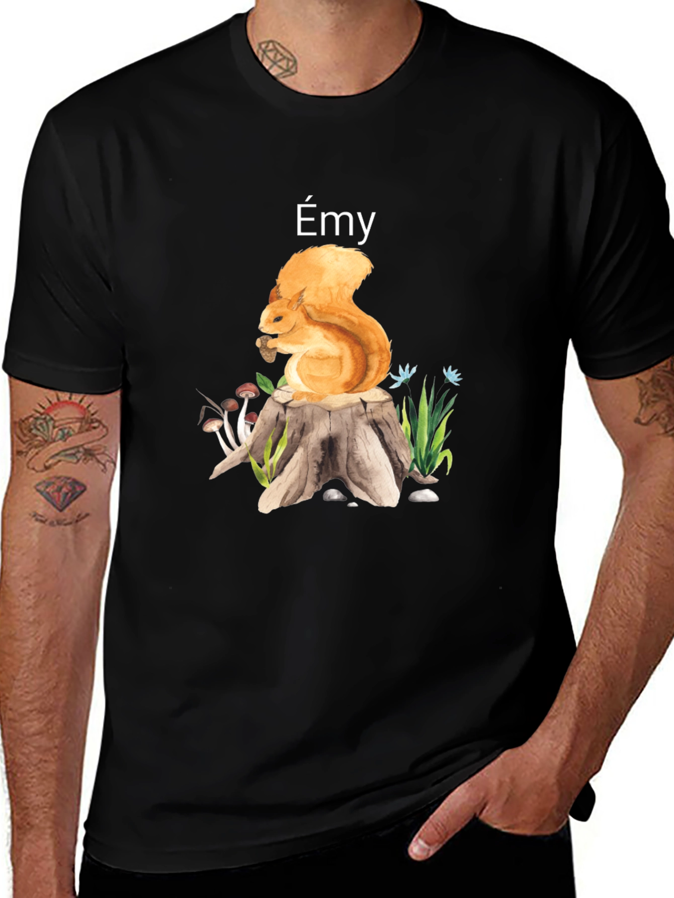 Émy Squirrel Graphic T-Shirt - Nature Lover Tee