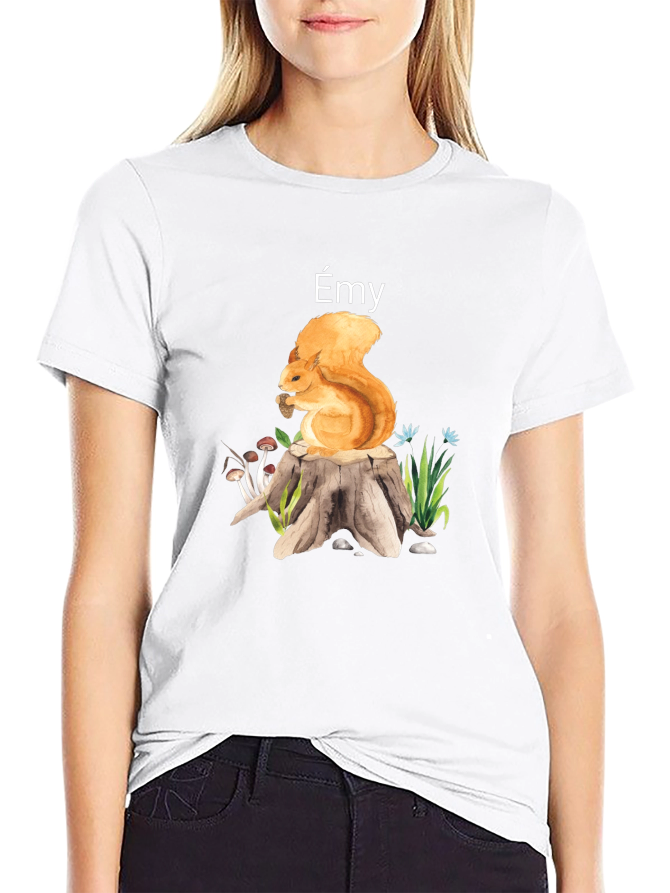 Émy Squirrel Graphic T-Shirt - Nature Lover Tee